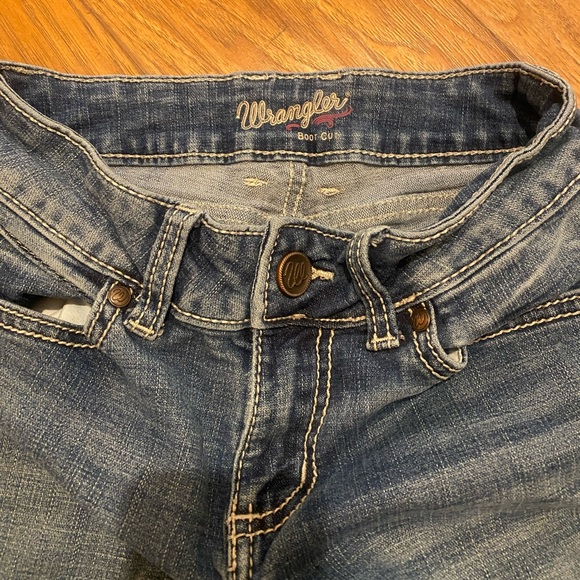 Wrangler BootCut Jeans - Picture 2 of 3